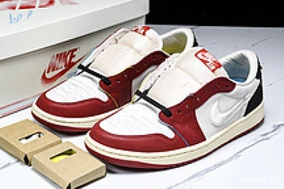 Card: Home” Room Jordan 1 “Rookie OG Low x Air Trophy 1202